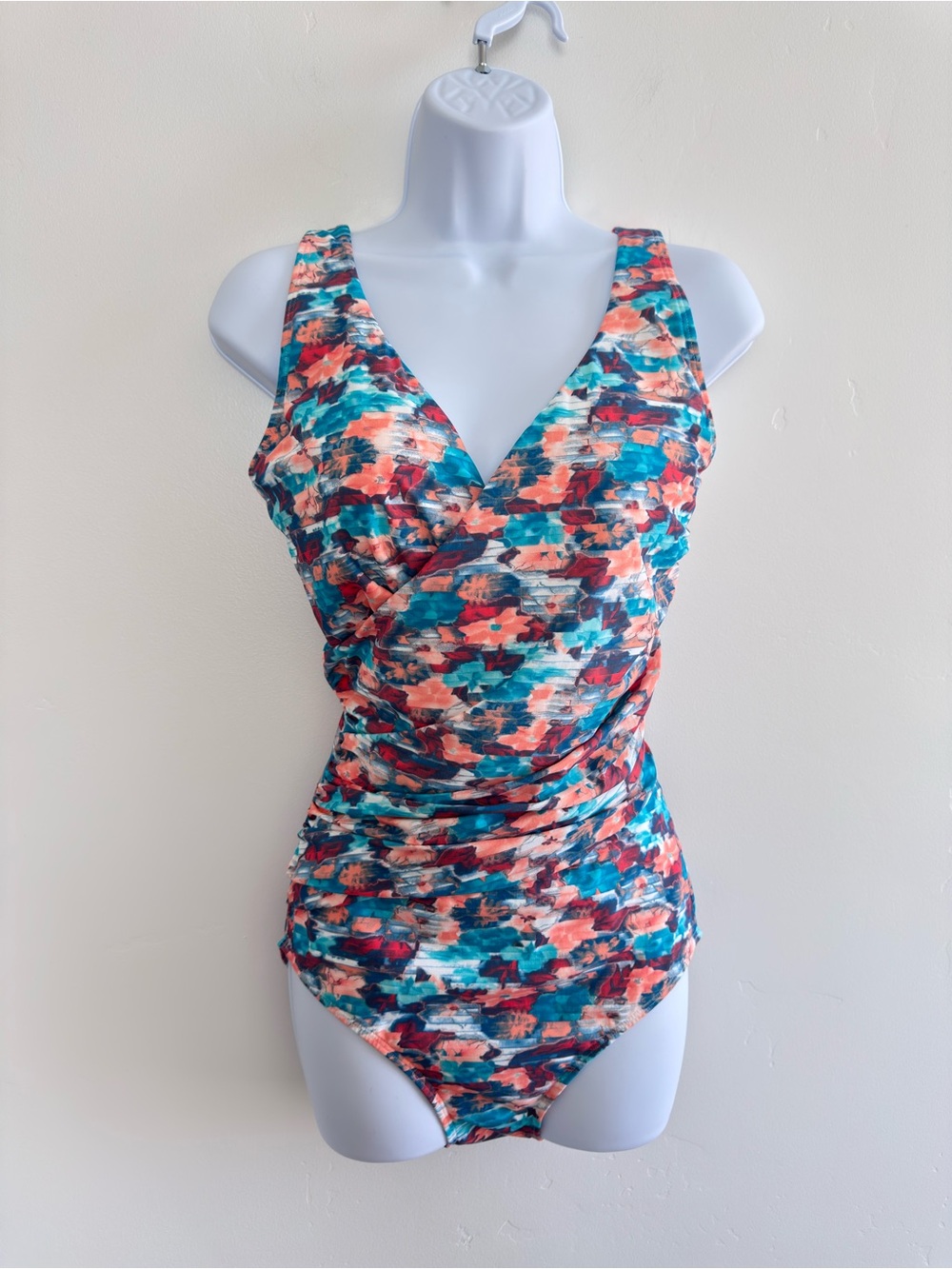 L.L.Bean Shaping Swimsuit Tummy Control Ruched UPF 50+ One Piece Print 10 Long